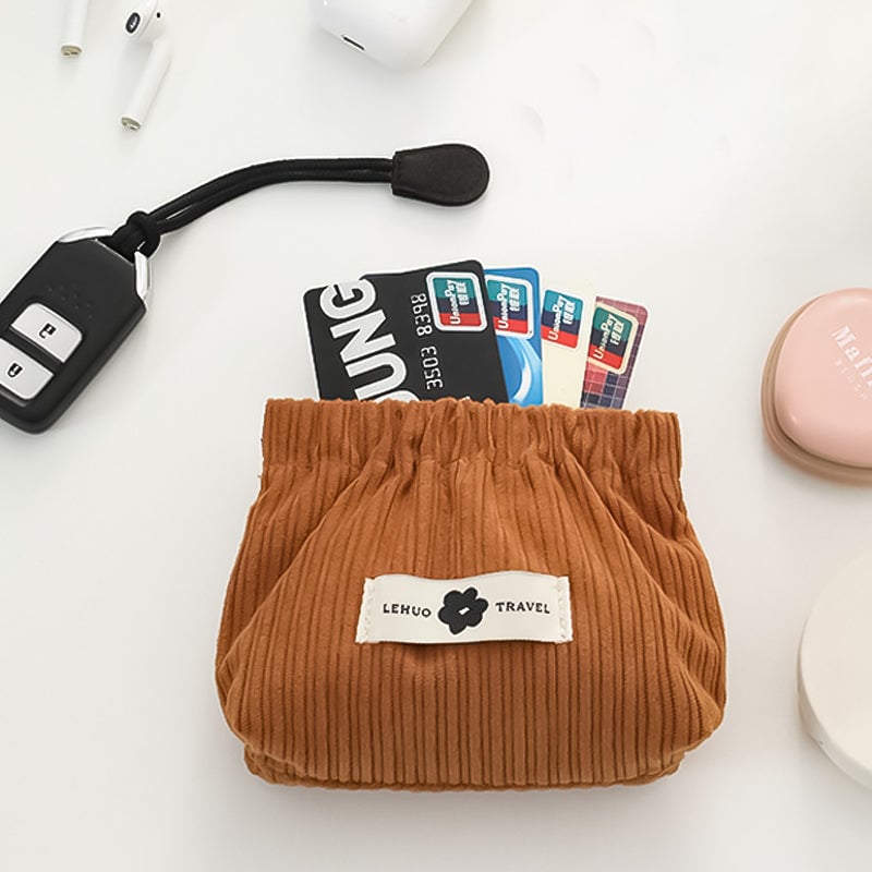 Self-closing Magnetic Mini Portable Pouch